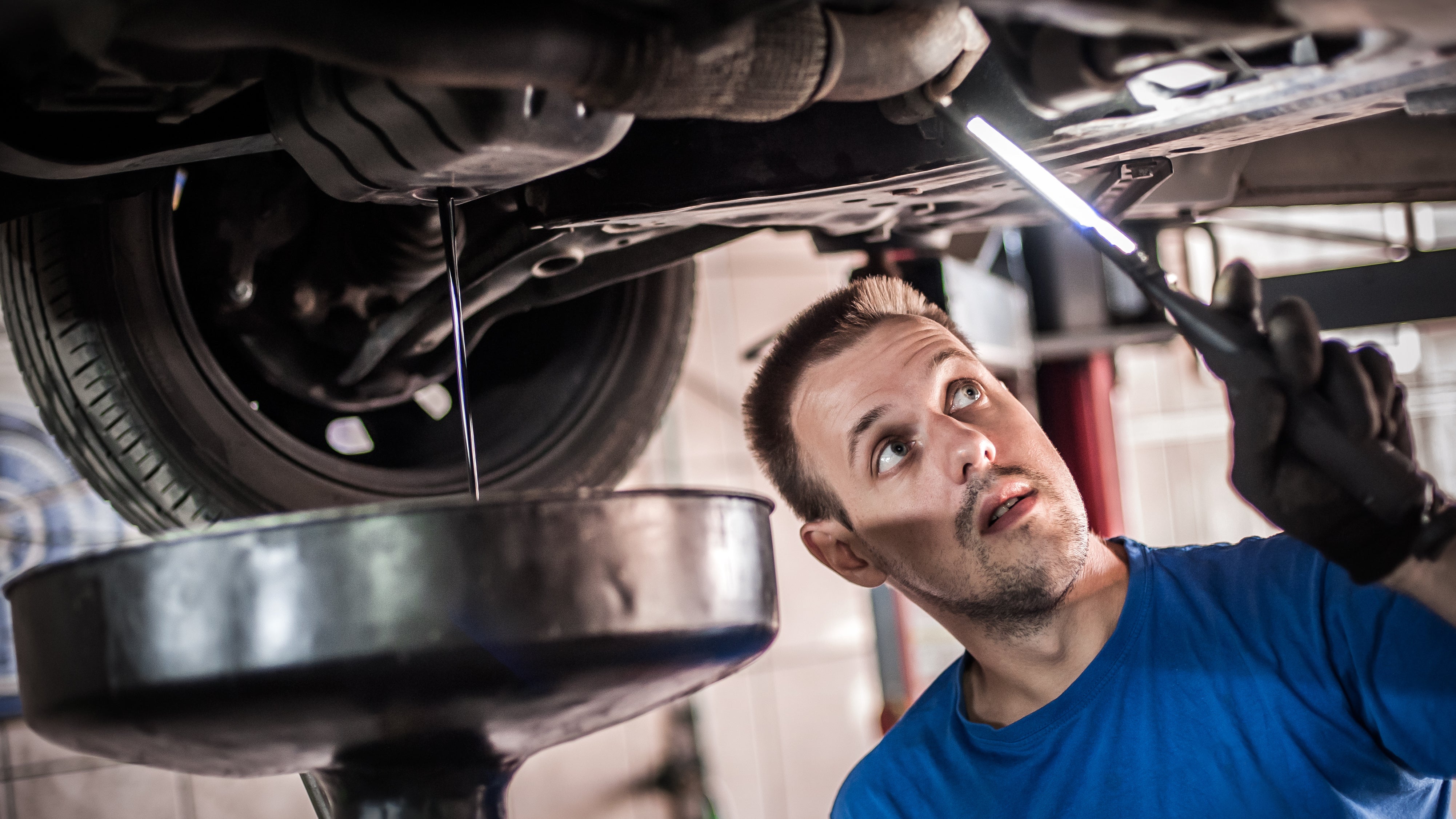 Have Your Oil Changed at Schicker Ford of St. Louis