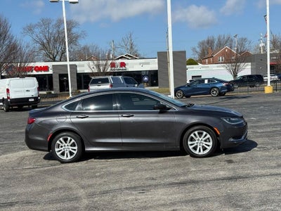 2016 Chrysler 200 Limited
