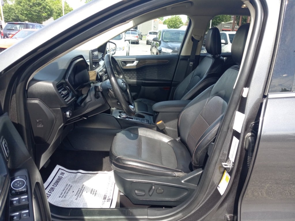 2020 Ford Escape Titanium