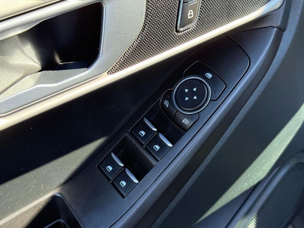 2023 Ford Explorer Base