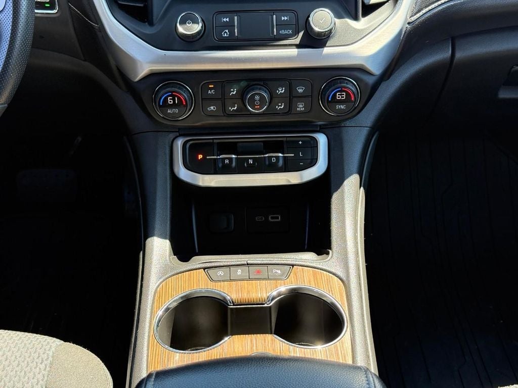 2022 GMC Acadia SLE