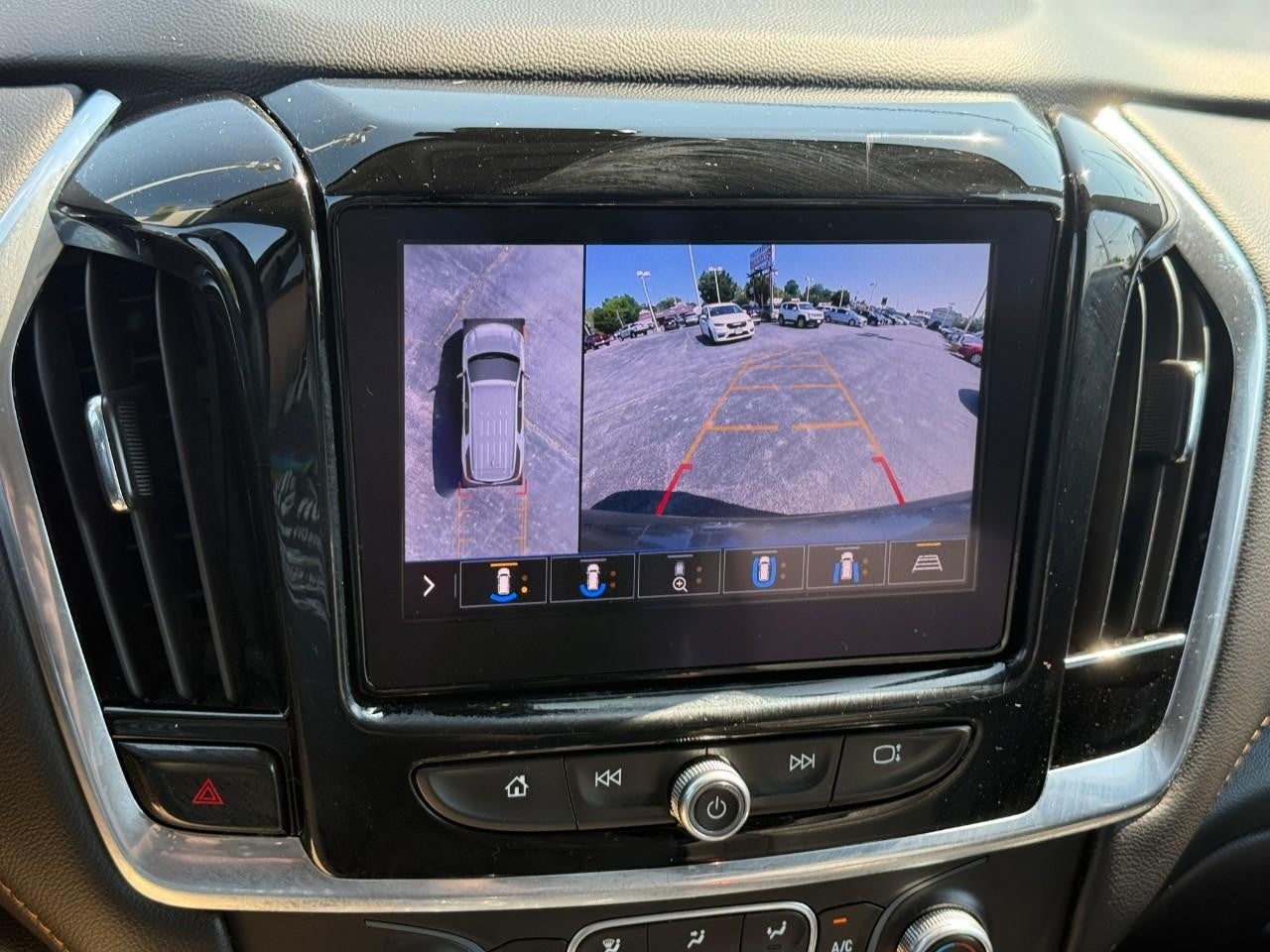 2020 Chevrolet Traverse LT Leather
