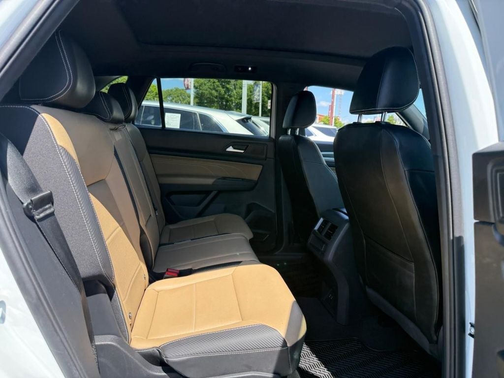 2022 Volkswagen Atlas Cross Sport 3.6L V6 SEL R-Line