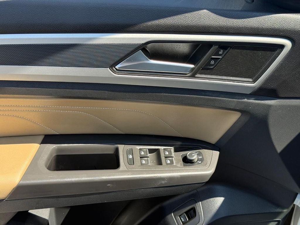 2022 Volkswagen Atlas Cross Sport 3.6L V6 SEL R-Line