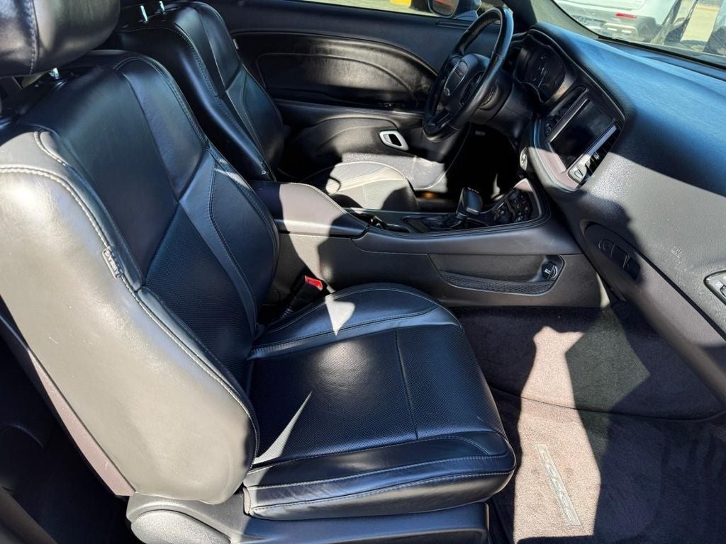 2017 Dodge Challenger SXT Plus