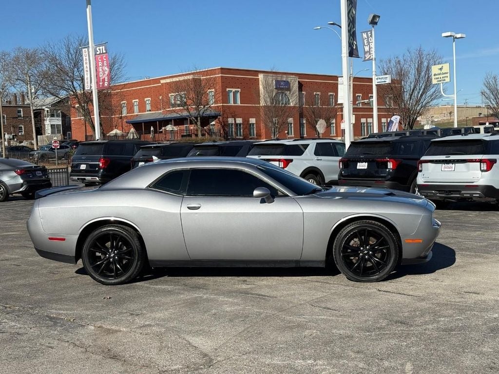2017 Dodge Challenger SXT Plus