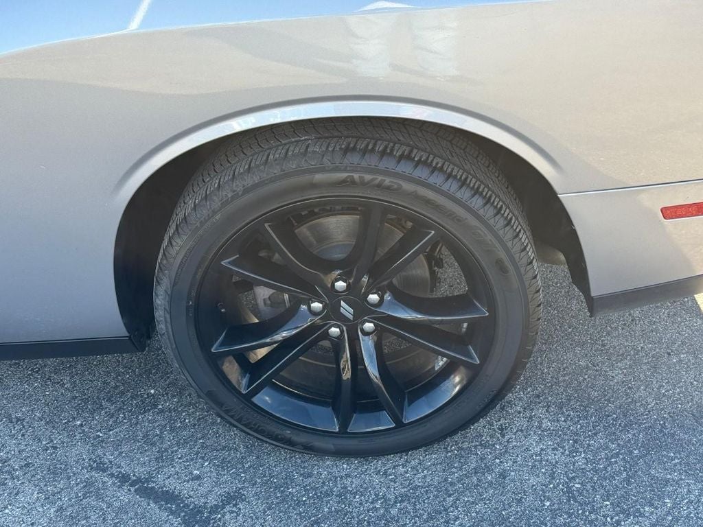 2017 Dodge Challenger SXT Plus