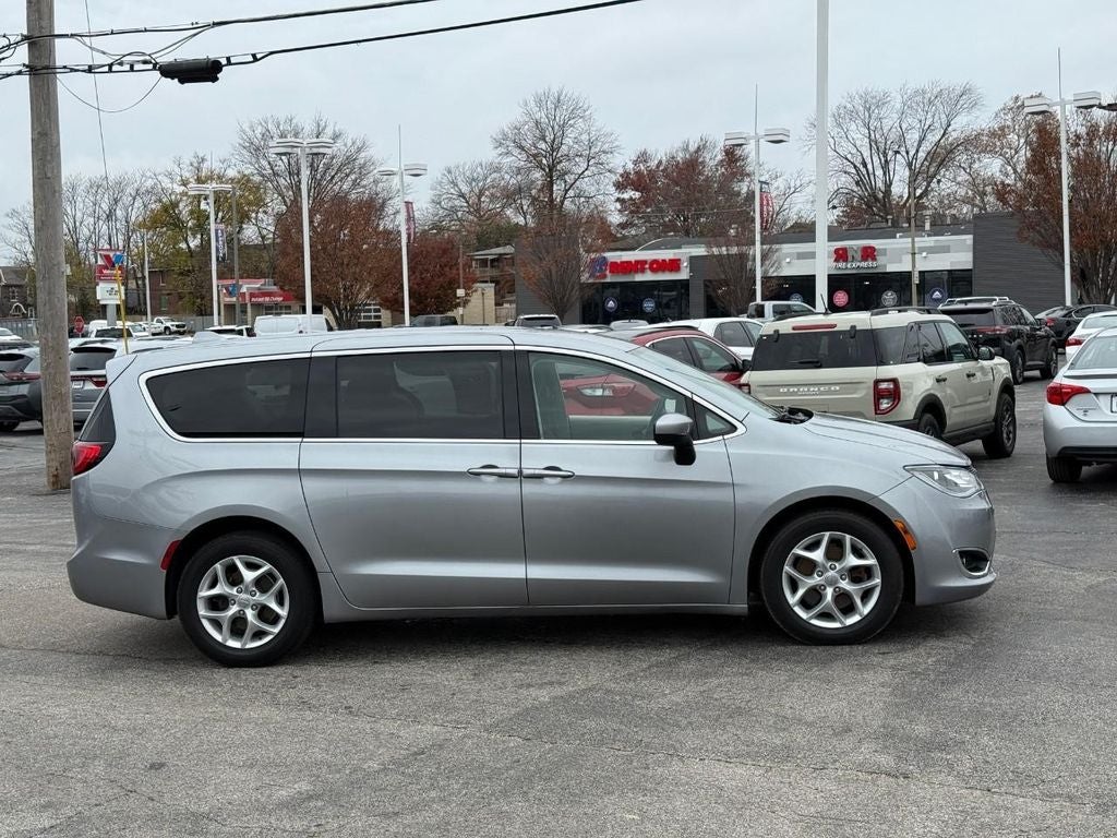 2017 Chrysler Pacifica Touring Plus