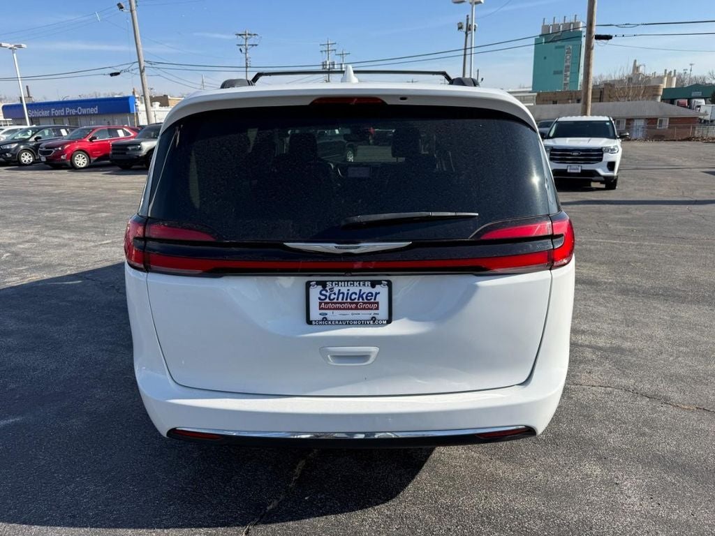 2022 Chrysler Pacifica Touring L