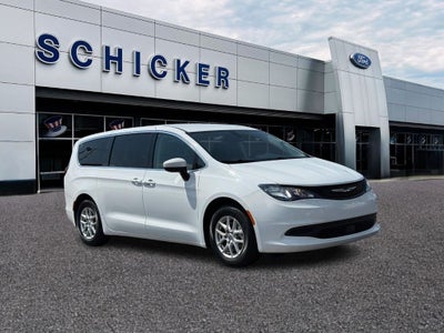 2022 Chrysler Voyager LX
