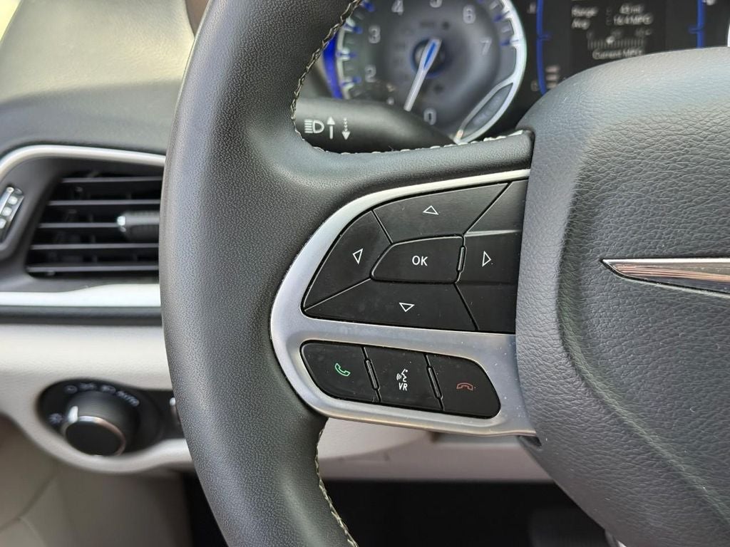 2022 Chrysler Voyager LX