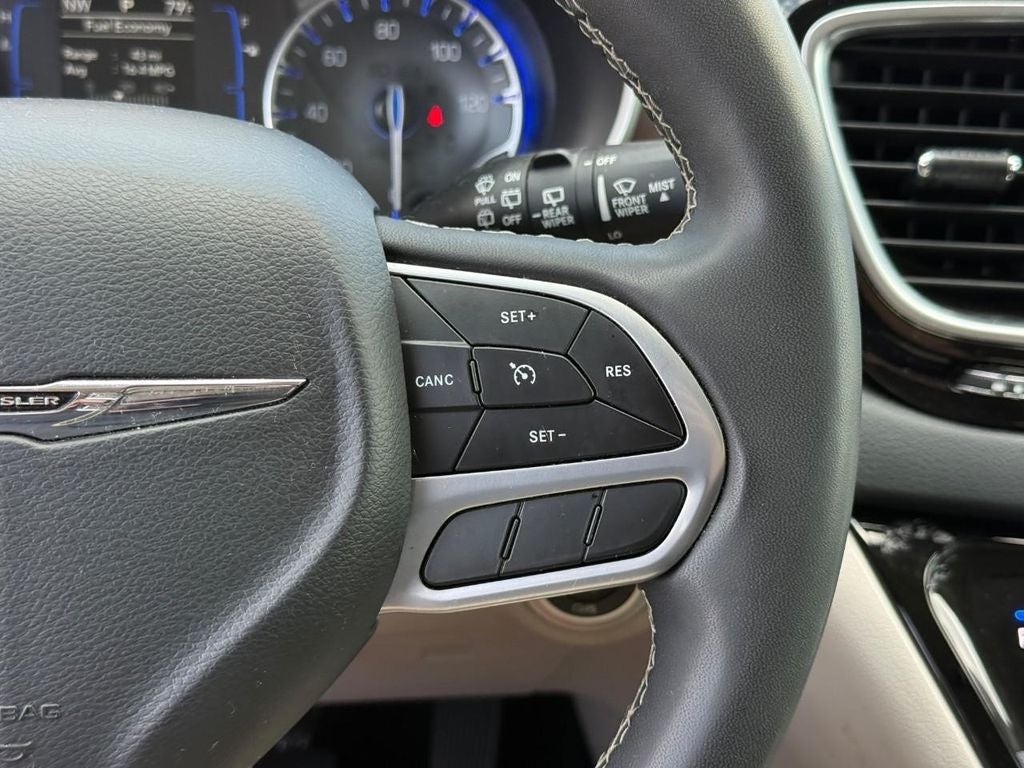 2022 Chrysler Voyager LX