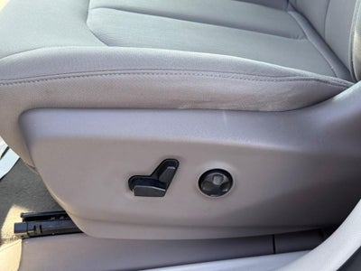 2020 Chrysler Voyager LX