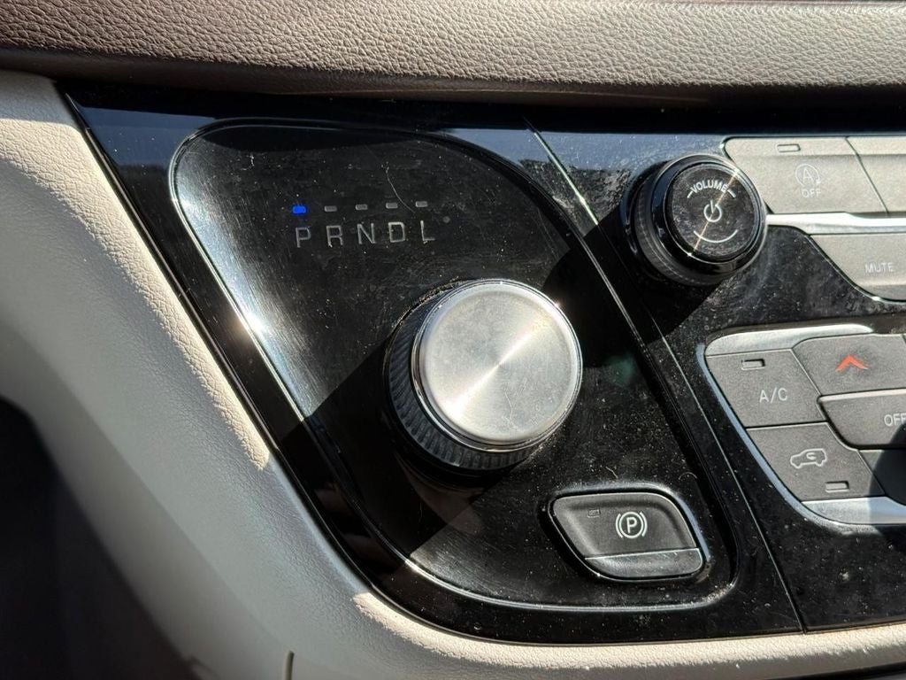 2020 Chrysler Voyager LX