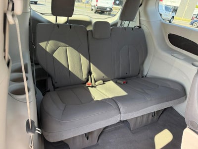 2020 Chrysler Voyager LX