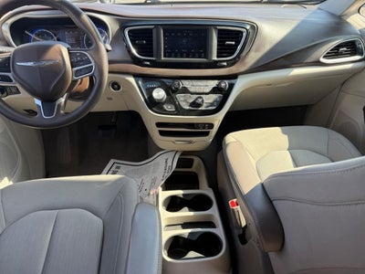 2020 Chrysler Voyager LX