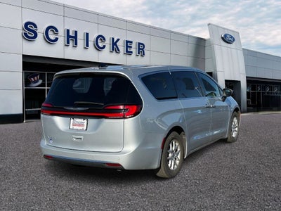 2023 Chrysler Pacifica Touring