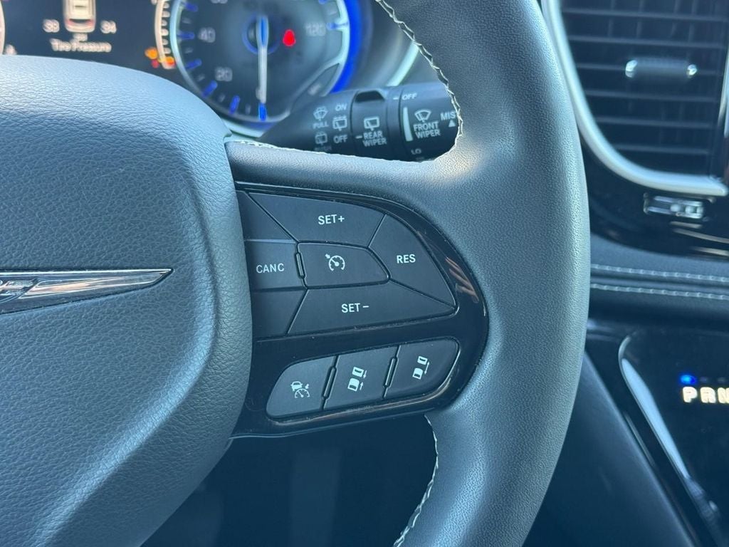 2023 Chrysler Pacifica Touring