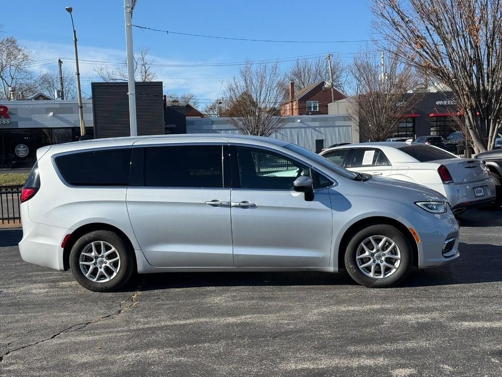 2023 Chrysler Pacifica Touring