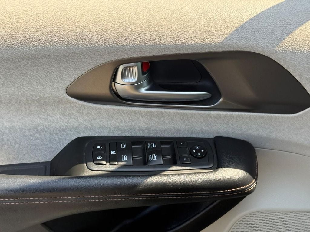 2020 Chrysler Pacifica Touring
