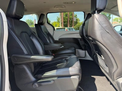 2023 Chrysler Pacifica Hybrid Touring L