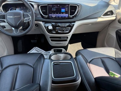 2023 Chrysler Pacifica Hybrid Touring L