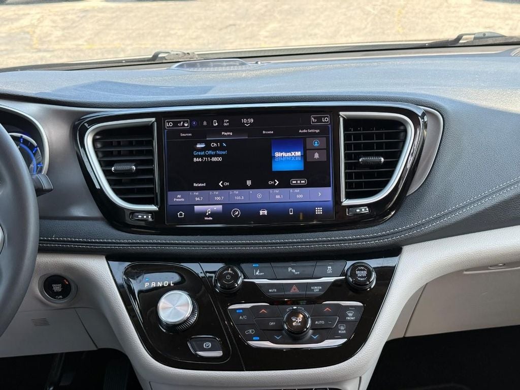 2023 Chrysler Pacifica Hybrid Touring L