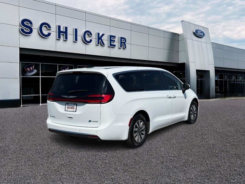 2023 Chrysler Pacifica Hybrid Touring L