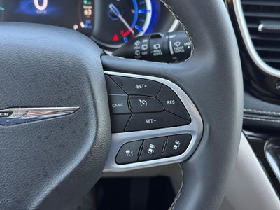 2023 Chrysler Pacifica Hybrid Touring L