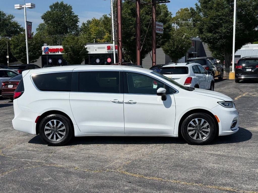 2023 Chrysler Pacifica Hybrid Touring L