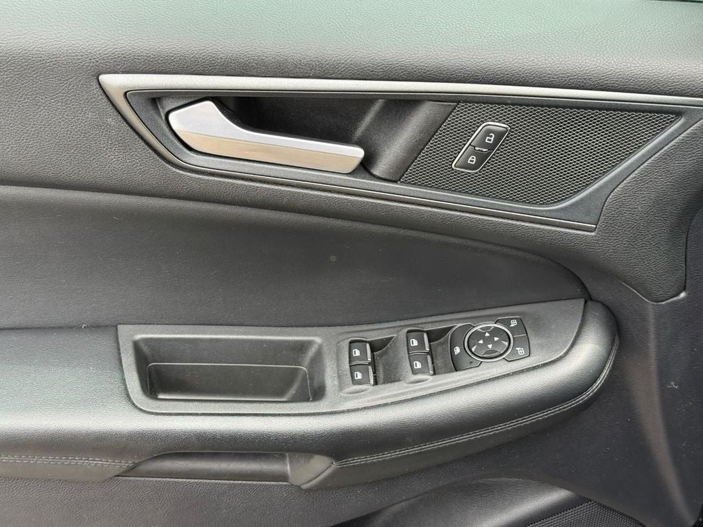 2020 Ford Edge SE