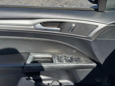 2020 Ford Fusion SE