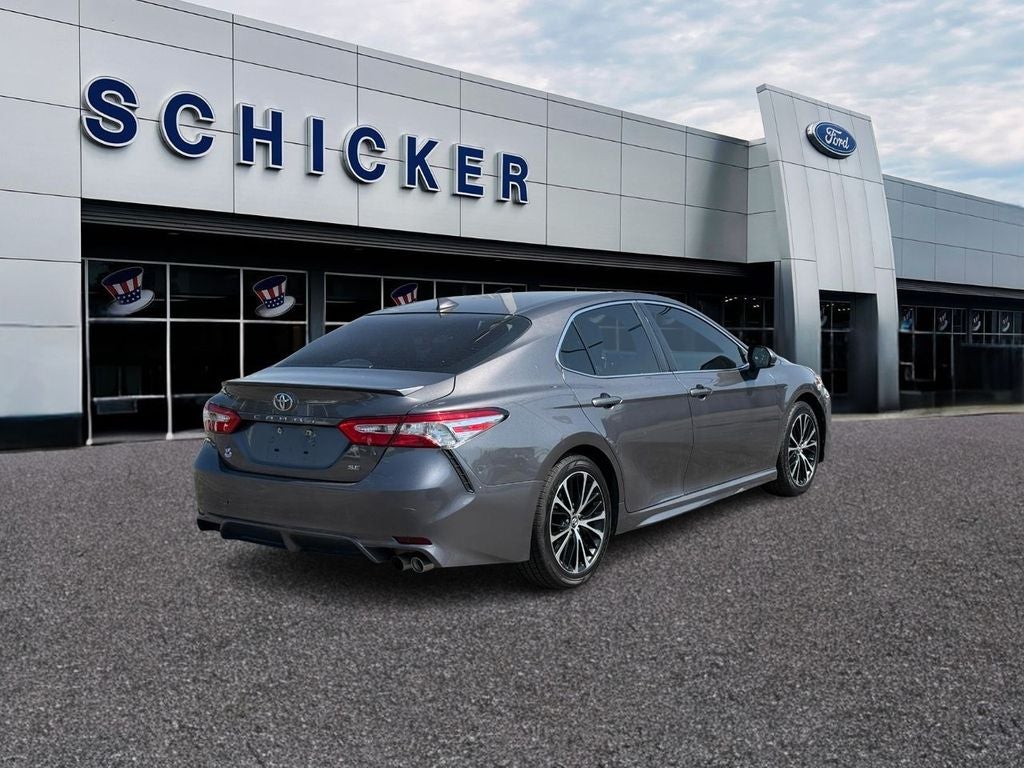 2020 Toyota Camry SE