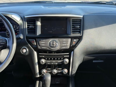 2020 Nissan Pathfinder SV