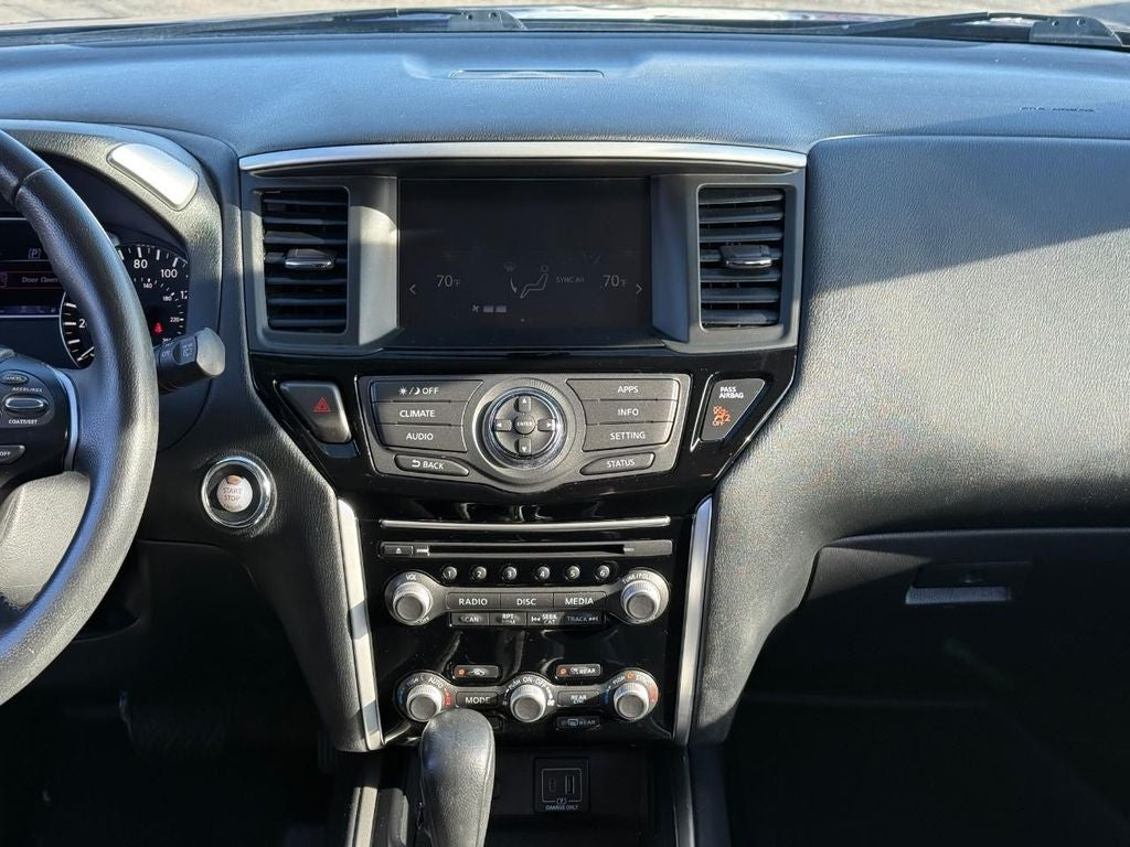 2020 Nissan Pathfinder SV