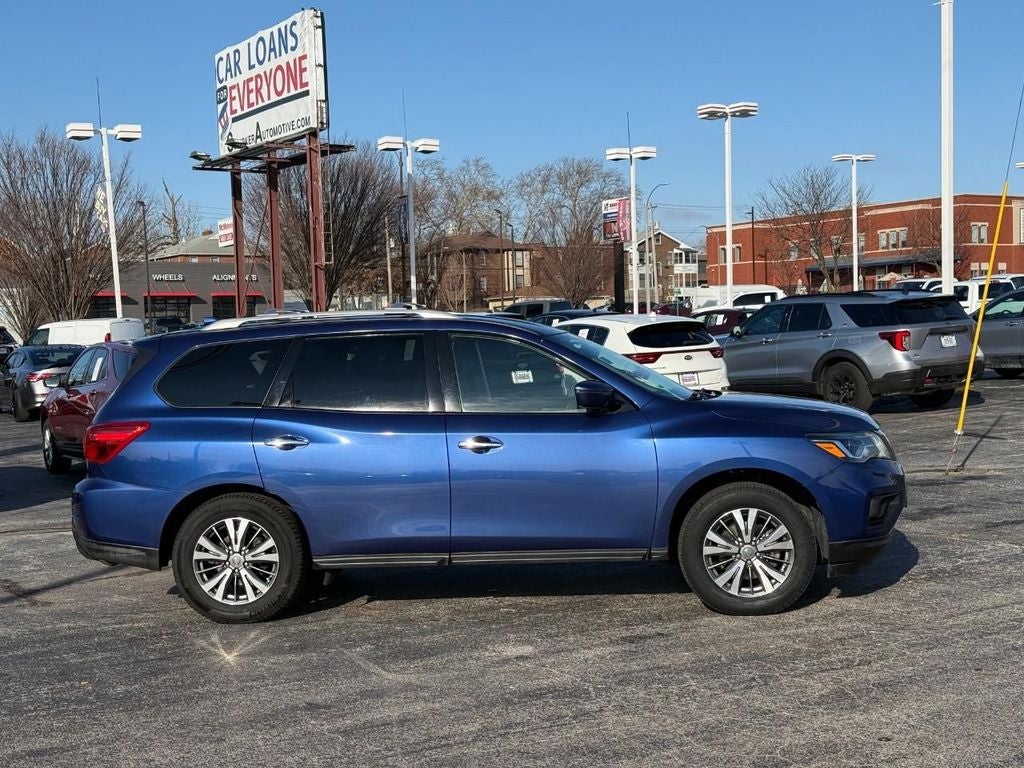2020 Nissan Pathfinder SV
