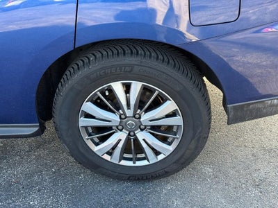 2020 Nissan Pathfinder SV