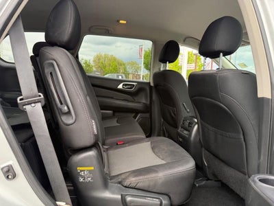 2019 Nissan Pathfinder SV