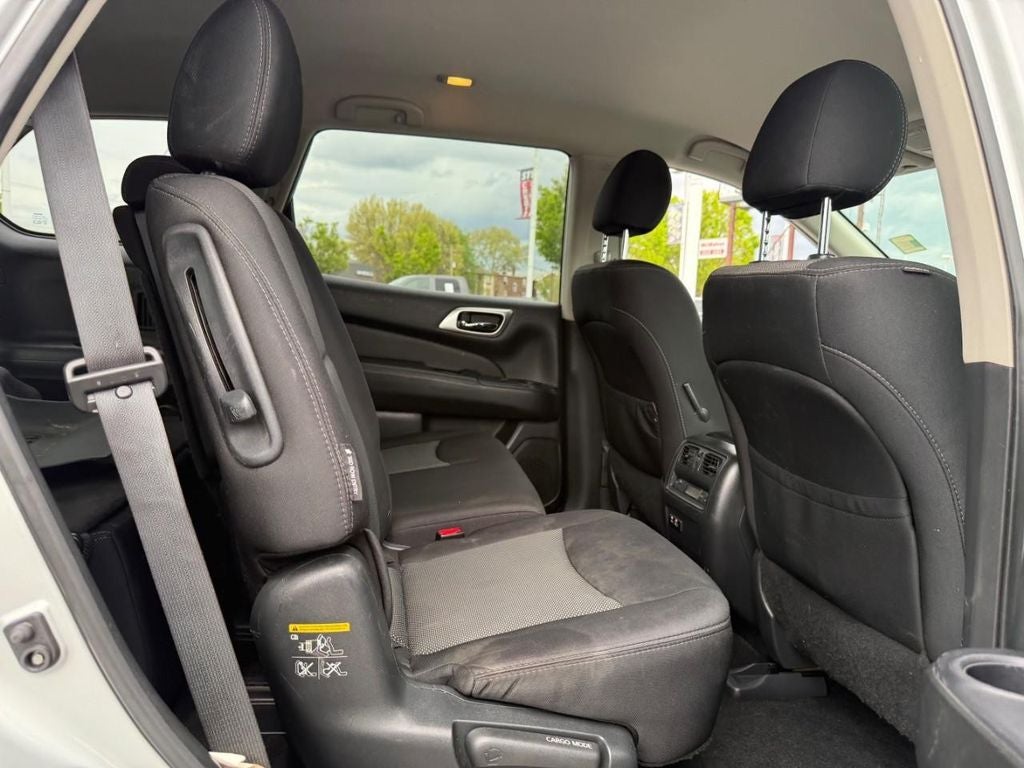2019 Nissan Pathfinder SV