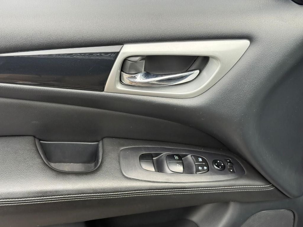 2019 Nissan Pathfinder SV