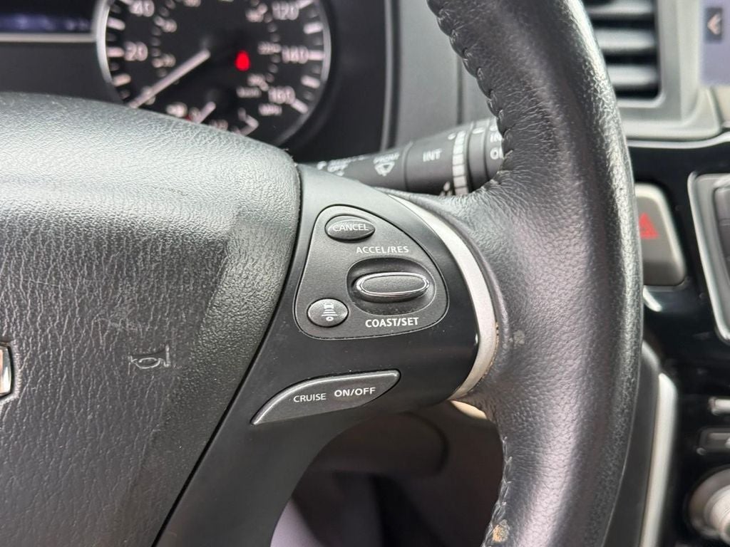 2019 Nissan Pathfinder SV