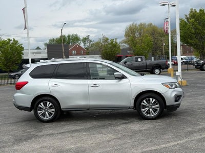 2019 Nissan Pathfinder SV