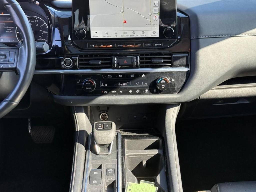 2024 Nissan Pathfinder SL