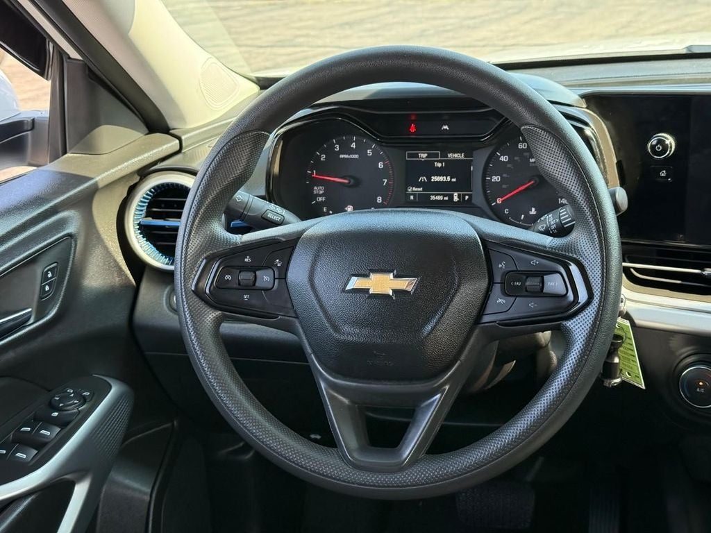 2025 Chevrolet Trax LS