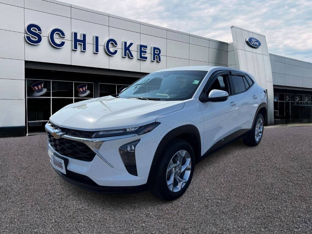 2025 Chevrolet Trax LS