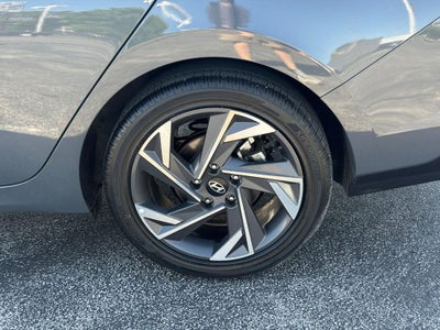 2025 Hyundai Elantra Limited
