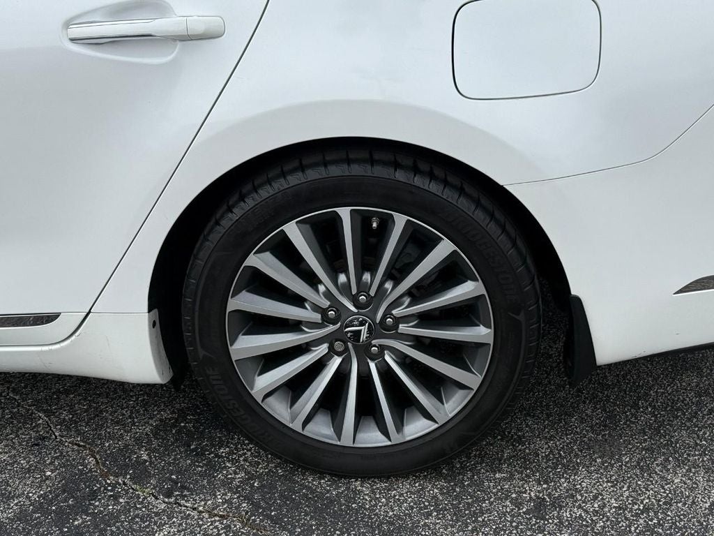 2018 Kia Cadenza Premium