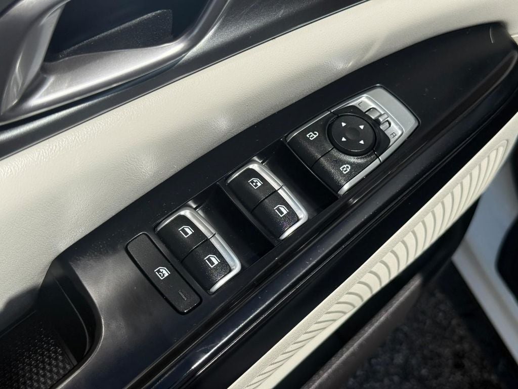 2022 Kia Carnival LX