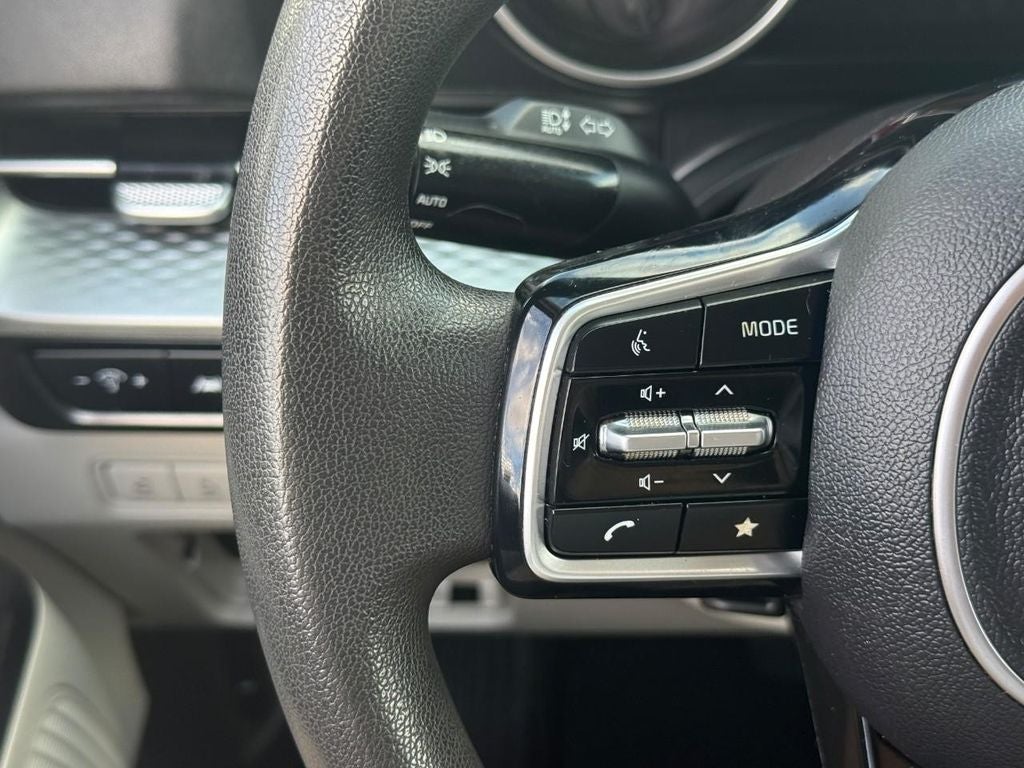 2022 Kia Carnival LX
