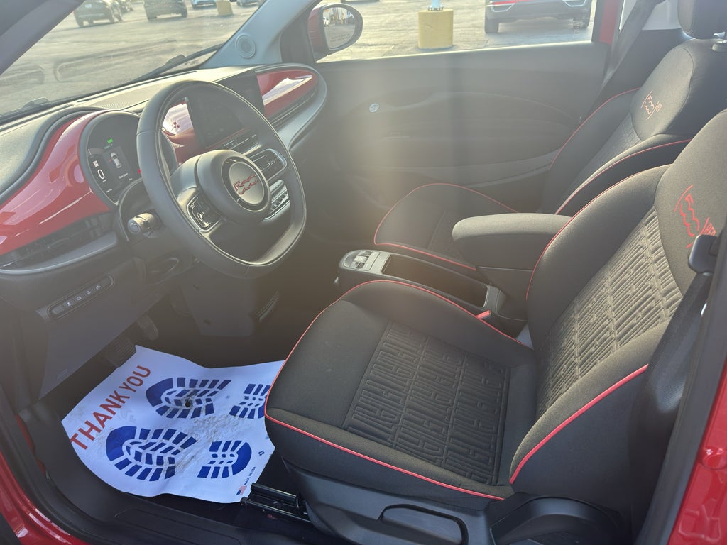 2024 FIAT 500e INSPI(RED)